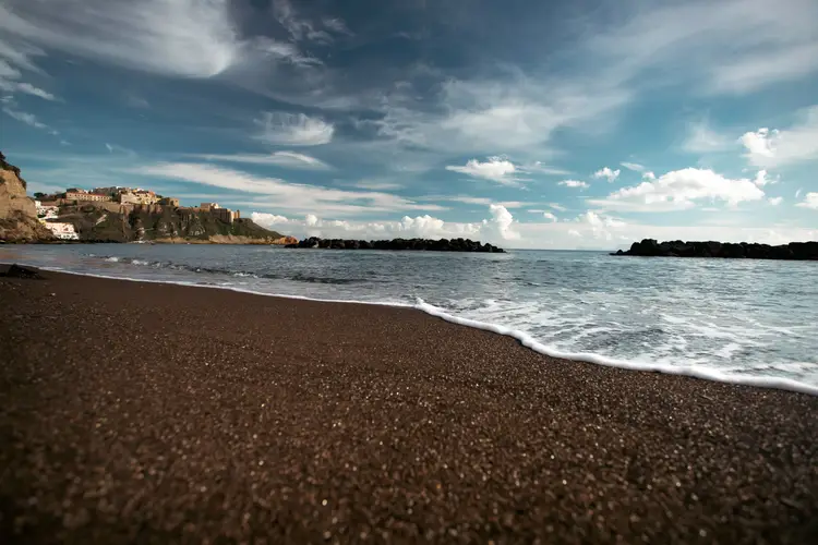 spiaggia chiaia procida spiaggia chiaia procida
